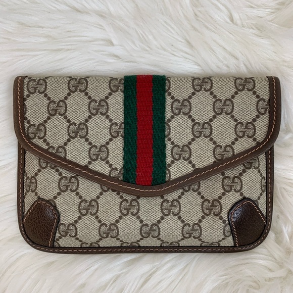 Gucci Handbags - Gucci Shelly Pouch Clutch Small Authentic Vintage